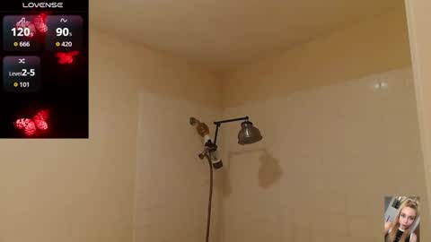 Snapshot of blondiebubblebooty chatting on March 16, 3:23 am Bubbles online show from March 16, 3:23 am