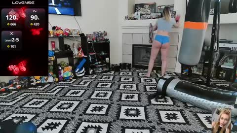 Snapshot of blondiebubblebooty chatting on March 25, 3:51 pm Bubbles online show from March 25, 3:51 pm