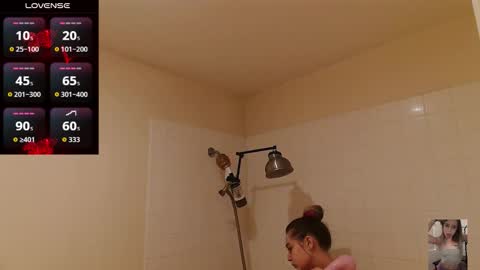 Snapshot of blondiebubblebooty chatting on March 26, 5:02 am Bubbles online show from March 26, 5:02 am