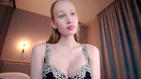 Mia online show from January 8, 9:50 pm