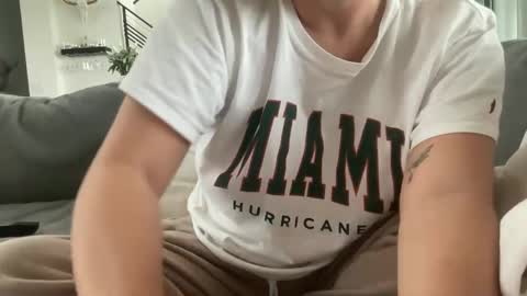 IM TRYNG online show from November 1, 6:21 pm