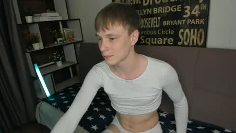 Snapshot of blondvibe chatting on May 19, 9:21 pm Alik online show from May 19, 9:21 pm