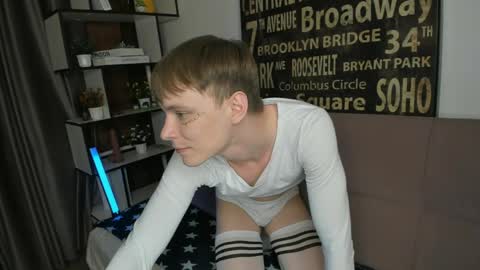 Snapshot of blondvibe chatting on May 21, 9:00 pm Alik online show from May 21, 9:00 pm