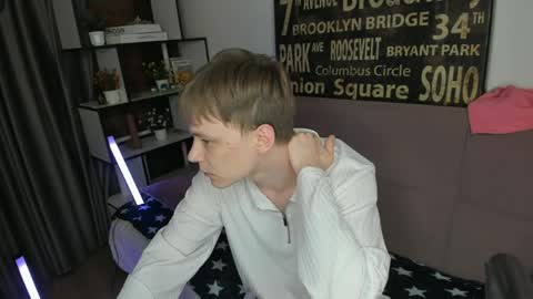 Snapshot of blondvibe chatting on May 24, 8:58 pm Alik online show from May 24, 8:58 pm