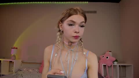 blondy_fina online show from March 31, 11:21 am