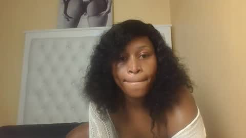 Snapshot of blondykiki chatting on October 10, 3:33 pm Blondykiki online show from October 10, 3:33 pm