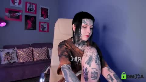 Snapshot of blood__mary chatting on May 3, 12:11 pm Mary online show from May 3, 12:11 pm