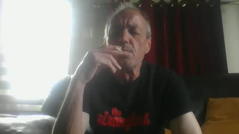 bloody52 online show from April 18, 2:54 pm