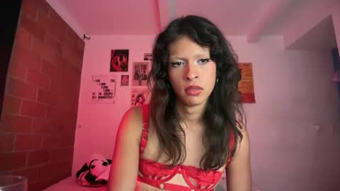 Bella Bloom ts online show from November 17, 6:19 am