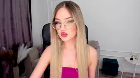 Sophia online show from January 17, 10:56 pm