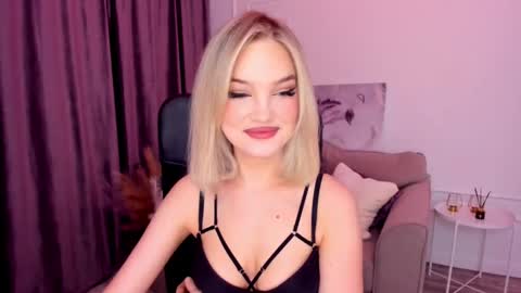 Sophia online show from February 25, 8:19 pm