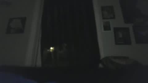 Snapshot of blowme19866 chatting on February 17, 12:43 am blowme19866 online show from February 17, 12:43 am