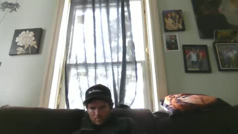 Snapshot of blowme19866 chatting on February 18, 2:06 pm blowme19866 online show from February 18, 2:06 pm