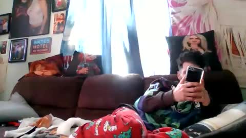 Snapshot of blowme19866 chatting on February 21, 6:53 pm blowme19866 online show from February 21, 6:53 pm