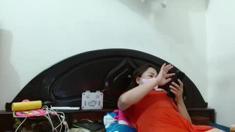 Snapshot of blowy079 chatting on February 18, 12:17 am blowy079 online show from February 18, 12:17 am