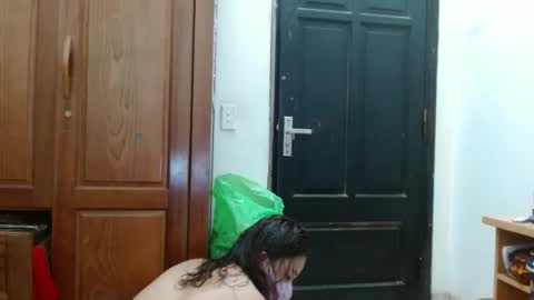 Snapshot of blowy079 chatting on February 21, 10:16 am blowy079 online show from February 21, 10:16 am