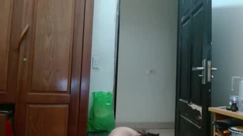 Snapshot of blowy079 chatting on February 26, 2:43 am blowy079 online show from February 26, 2:43 am