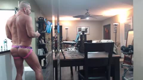 Snapshot of blu4121 chatting on February 24, 11:36 pm Wyatt online show from February 24, 11:36 pm