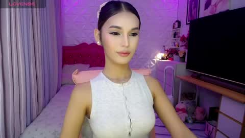 aivee online show from May 22, 2:51 am