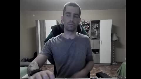 Runaway online show from December 15, 8:15 pm