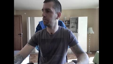 Runaway online show from February 25, 8:14 am