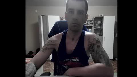 Snapshot of blue_eyed_wolf chatting on June 17, 7:04 pm Runaway online show from June 17, 7:04 pm