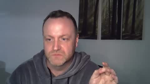 blue_eyes_paul online show from April 6, 4:46 am