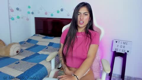 Linda  online show from January 4, 4:00 pm