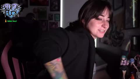 Blue online show from October 3, 12:18 am