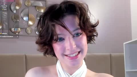 Snapshot of bluebreeze8 chatting on June 6, 3:11 am Charlotte dont forget to thumbs up me online show from June 6, 3:11 am