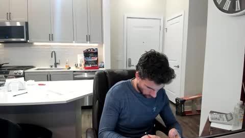 Snapshot of bluecollarhunk chatting on December 19, 11:34 pm BlueCollarHunk online show from December 19, 11:34 pm