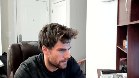 Snapshot of bluecollarhunk chatting on December 21, 4:03 pm BlueCollarHunk online show from December 21, 4:03 pm