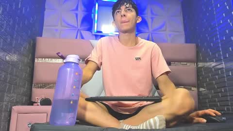 Snapshot of blueestar03 chatting on December 13, 12:39 pm blueestar03 online show from December 13, 12:39 pm