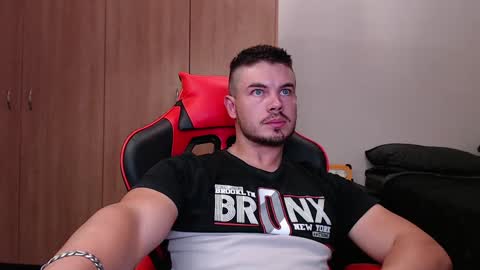 blueeyeboy0 online show from January 7, 9:35 pm