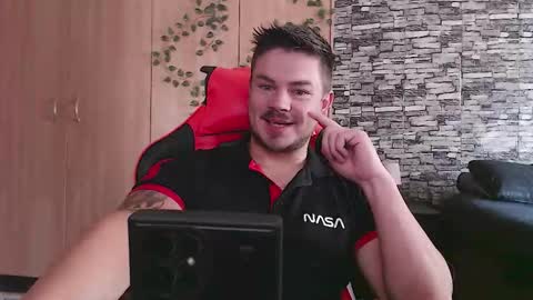 blueeyeboy0 online show from September 12, 6:57 am