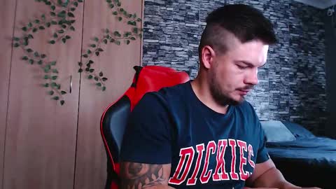 blueeyeboy0 online show from November 11, 7:52 am