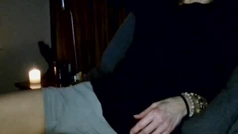 Blueeyedlie online show from January 7, 7:00 am