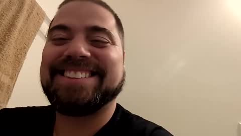 Snapshot of blueeyeme chatting on October 13, 1:33 pm blueeyeme online show from October 13, 1:33 pm