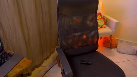 FLORAA online show from October 25, 2:02 pm