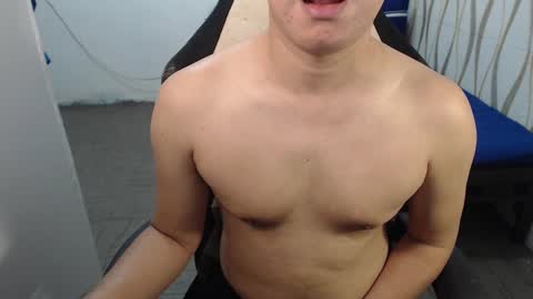 Snapshot of blueranger27 chatting on December 6, 2:13 am Andy Tan online show from December 6, 2:13 am