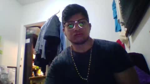 Snapshot of bluevegeta143 chatting on February 11, 7:02 am bluevegeta143 online show from February 11, 7:02 am