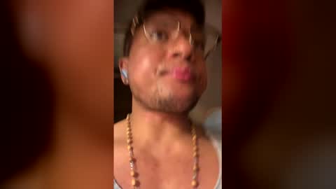 Snapshot of bluevegeta143 chatting on February 17, 8:33 am bluevegeta143 online show from February 17, 8:33 am