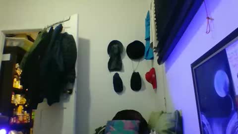 Snapshot of bluevegeta143 chatting on February 28, 9:21 am bluevegeta143 online show from February 28, 9:21 am