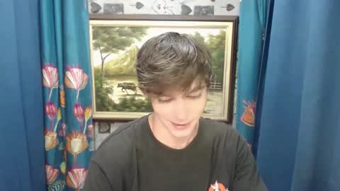 Snapshot of blueyedboyinasia chatting on May 20, 7:14 am blueeyedboyisasia online show from May 20, 7:14 am