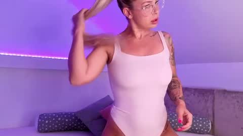 Kate online show from August 6, 3:30 am