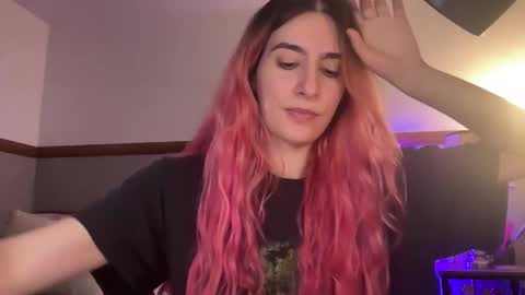 Snapshot of bluntbabe chatting on February 24, 4:43 am Sasha online show from February 24, 4:43 am