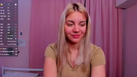 Snapshot of blushkitty chatting on September 11, 3:23 pm Chloe online show from September 11, 3:23 pm