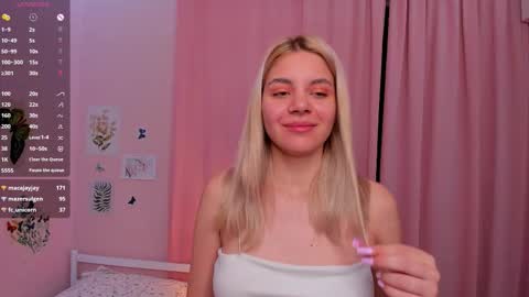Snapshot of blushkitty chatting on September 12, 3:23 pm Chloe online show from September 12, 3:23 pm