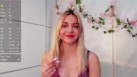 Snapshot of blushkitty chatting on September 18, 4:42 pm Chloe online show from September 18, 4:42 pm