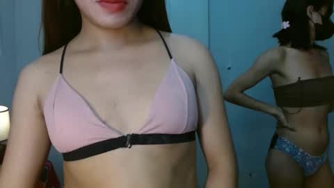 Snapshot of blythe_show chatting on February 19, 6:21 pm blythe_show online show from February 19, 6:21 pm